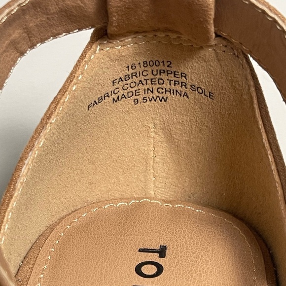 Torrid | Tan Platform Tapered Heel Sandal Wide Width 9.5 - Picture 3 of 7